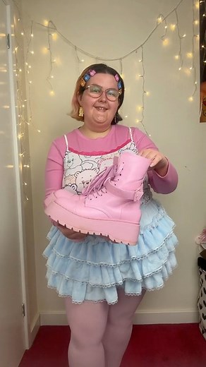 673K views · 3.3K reactions | plus size kawaii outfit idea 冀 #plussize #plussizefashion #plussizestyle #plussizeoutfit #outfit #outfitinspiration #outfitinspo #outfitoftheday #kawaii #kawaiiaesthetic #bodypositivity | Abi Drinkell | Facebook