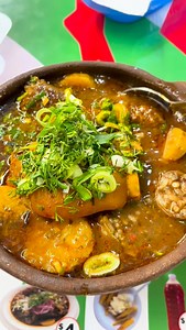 Buenazo este caldo de salchicha, cada vez que puedo paso por ahí @piqueos_manabas Además tienen Piqueos manabas con full longaniza 🤤 | La Hueca Gourmet