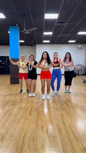 Salsa Tuesday flow 🔥💃 : : #zumba® #dowhatyoulove #gymmotivation #dance #lifeisgood #goodvibes #workout #zumbazin® #zumbalove #zumbaclass @justmovesl @justmovenl @justmovehd @justmovewh @lily.belle_21 @tammy_thamira @judith.terrazasr @zumbaorlando @zumba.ca.usa @zincommunityorlando @zumba @yeoreo_official | Paulina Ryerson