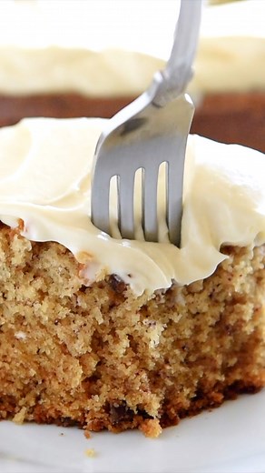 Banana Pecan Cake is an epically moist banana cake, loaded with pecan chips, and a sweet cream cheese frosting spread on top. If you aren’t a cream cheese frosting fan, this cake is also delicious with Nutella® spread on top! #bananacake #cake Recipe from The Novice Chef: https://www.dixiecrystals.com/recipes/banana-pecan-cake | Dixie Crystals