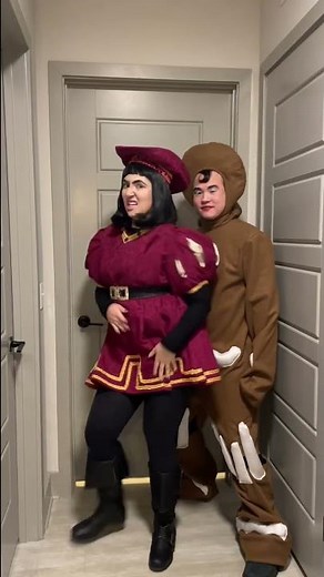 lord farquaad and gingy halloween costume 👑🍬 #shorts