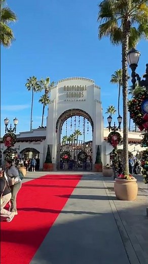 Universal Studios Hollywood Holiday in the Park and Grinchmas 2025