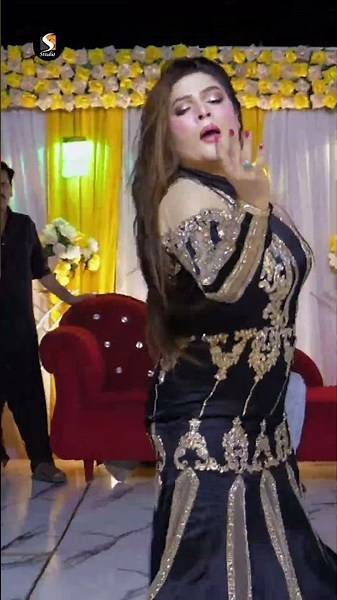 Main Banke Pyar Ki Bail #ChahatBaloch #MujraDance