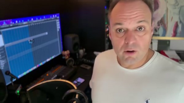 27K views · 1.7K reactions | Vandaag is het 20 jaar geleden dat ik dit liedje in het Duits zong! Kan ik het nog? Wat vinden jullie? | Frans Bauer | Facebook