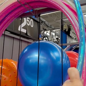 Grab a $2 Walmart hula hoop for this brilliant outdoor decor idea! | DIY with Hometalk