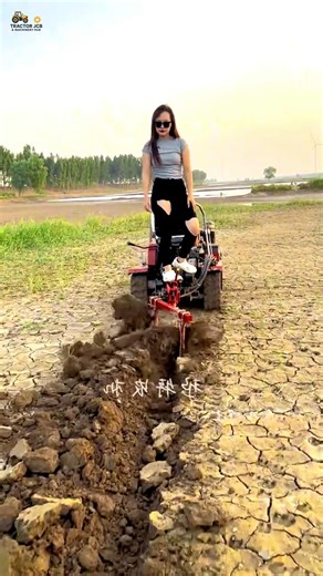 Girls Driving Tracked Rotary Tiller 🚜🔥 | Smart Farming#SmartFarming #FarmMachine #GirlsPower