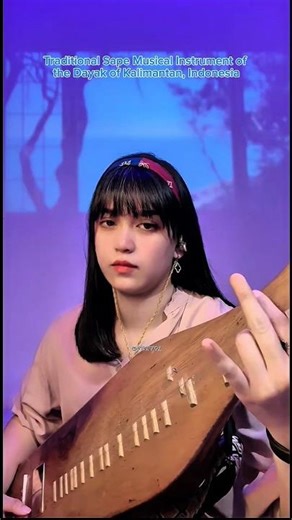 Traditional Sape Musical Instrument of the Dayak of Kalimantan, Indonesia #shorts #sapedayak #viral