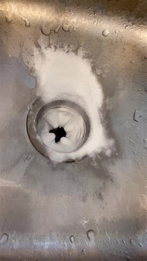 This is your sign to clean your garbage disposal 🙃 #cleaninghacks #cleantok