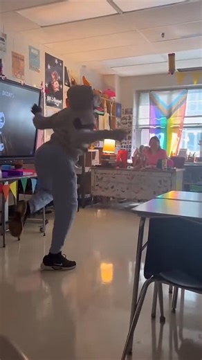 John Terry Nk 👐🏾 on Instagram: "# bendy dance in class"