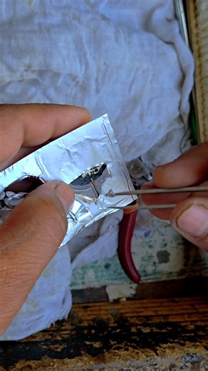 TIK-TIK HUB - Watch/ Wall Clock Sales & Repair on Instagram: "Yaha sirf ghadi repair nahi hoti… yaha har ghadi ko nayi zindagi milti hai. ❤️⌚ Blade se dial ki safai, brand new movement fitting, aur ek-ek karke sui ka perfect balance — ye kaam sirf haathon ka nahi, experience ka hota hai. Aapki purani ya band ghadi ho, hum usse phir se chalti zindagi bana dete hain 💪 📍 Address: 71-D Karrahi Main Road, Barra World Bank, Kanpur (UP) – 208027 📲 WhatsApp: 9169624822 👉 Follow: @tiktik_hub #WatchRe