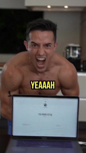 10 millions d’abonnés ! On l’a fait !!!!!!!!!! 🔥🔥 Un grand merci à mon équipe, ma famille, mes proches et à Juju de m’avoir soutenu dans ce projet qui aura durée 10 ans ! Pour vous remercier tout mon site tiboinshape.com est à -90% et mon application @shapeyou à 10€ l’abonnement annuel pendant 24h ! On va mettre la France au sport ! 🇫🇷 De gros projet arrivent pour 2023 et 2024 ! Merci du fond du pec c’est que le début ! 🔥 #teamshape