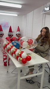 ✨🎅🏼 B U B B L E • G A R L A N D 🎅🏼✨ Bubble garland for elf arrival 🤩✨🎅🏼 My favourite balloon to make and my best seller. Perfect for literally every occasion and seasonal event! I have a perfected method and formula for making bubble garlands. My tutorial is now available to purchase. Check the link in my bio ❤️ | Bex’s Balloon Training
