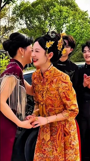 Beautiful Chinese Wedding Arrival | Traditional Bride Greeting Moment ❤️✨