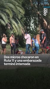 CHOQUE Y TENSIÓN ❌🚍 Un colectivo de la línea 520 embistió a otro de la 202 en #Berisso, en la intersección de Ruta 11 y 609. Una mujer embarazada de siete meses, que estaba bajando en el momento del impacto, tuvo que ser internada. 🚑 Testigos contaron que el micro de atrás no llegó a frenar y chocó contra el otro. La mujer fue asistida en el lugar hasta la llegada de una ambulancia. | 0221