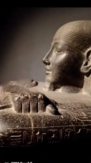 Amazing. How did they carve this statue? #egipt #history #ancient_egypt