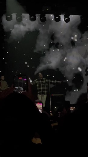 The best concert I’ve been in 2022, thanks @Ungu_Band 🫶🏻 #unguliveinmalaysia #unguliveinkl