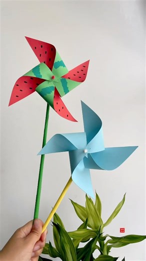 Summer is here, let's make a big windmill with our children 🌞🌻🎉 | Art, Crafts and Journals