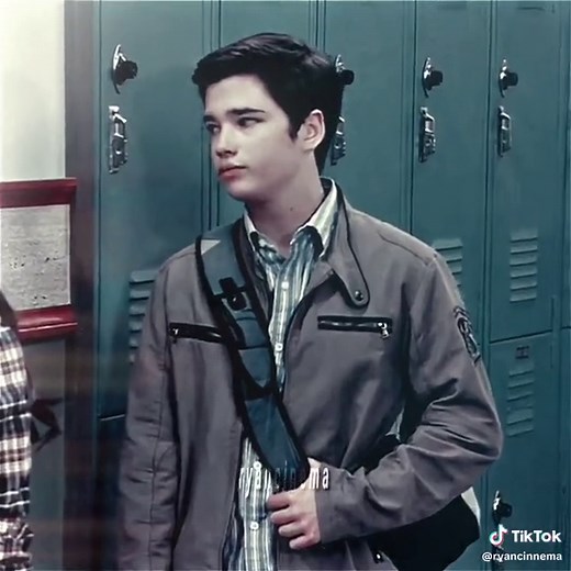 i was one of the first to fall into his gaze #freddiebenson #nathankress #icarly #freddiebensonedit #icarlyedit #sampuckett #carlyshay [spc: @jess]