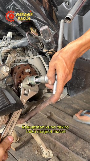 106K views · 504 reactions | Kekuatan kunci dari tekiro buka magnet #fbpro #jangkauansemuaorang #viral #fypjangkauanluas #facebokgroup #otomotif #bengkelmotor #tekiro | Mekanik Pro | Facebook
