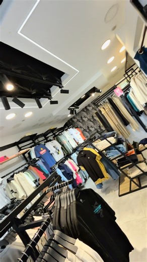 Square stock on Instagram‎: "مكان اكتشاف في عباس العقاد😍 #square #squarestock #brands #forless #men #fashion #newcollection"‎