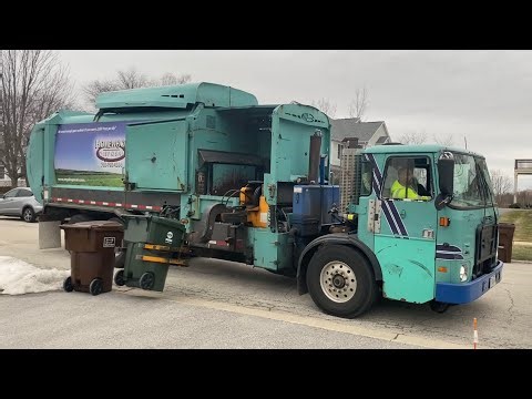 Homewood Disposal 3004: Autocar ACX Labrie Helping Hand Recycling Truck