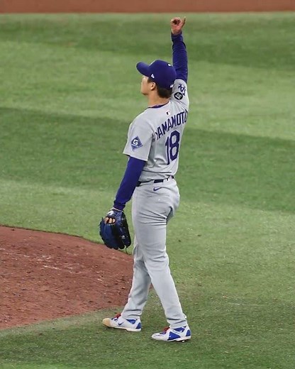 Yoshinobu Yamamoto finishes the first #WorldSeries complete game in ten years (Johnny Cueto, 2015) 💪
