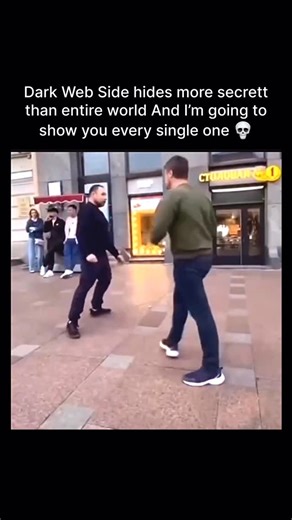 @darkwebside_ on Instagram: "@darkwebside_ 日本利用压电瓷砖将脚步转化为电能。这些瓷砖捕捉来自你脚步的动能。当你行走时，你的重量和动作会对瓷砖产生压力。瓷砖会轻微弯曲，从而产生机械应力。瓷砖内部的压电材料将这种应力转化为电能。每一步都会产生少量电荷，而数百万步结合在一起就能产生足够的电力来驱动LED 灯、数字显示屏和传感器。在像涩谷车站这样繁忙的地方，每天大约有240万个脚步为这一系统作出贡献。 这些电能可以被储存或立即使用，从而减少对传统电力来源的依赖，并支持可持续的城市基础设施。 这种方法将日常运动转化为实用的可再生能源 #日本#知识#事实 #你知道吗 #推荐 科技创新历史 技术 实验热门"