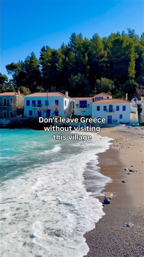 Add it to your “must-see” places if you want to feel the real spirit of the Greek Peloponnese 🇬🇷💎