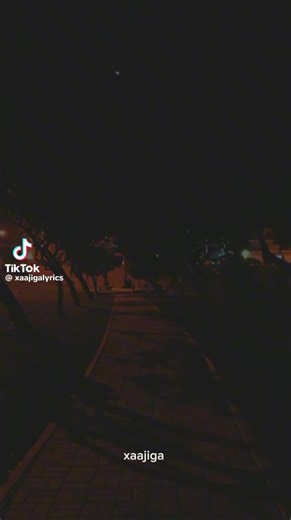 فيديوهات أنشأها ubax dheeman (@ubaxa.muse) باستخدام original sound - Xaajiga lyrics