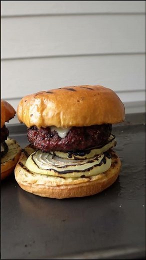 The ULTIMATE Weber Kettle Burger 🍔