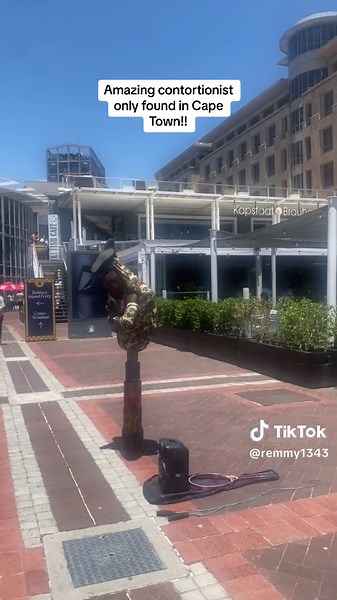 Incredible Contortionist Encounter in Cape Town