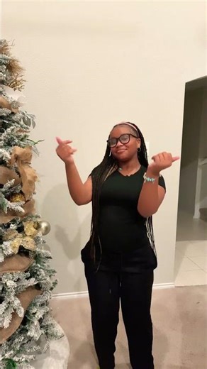 SHE CAN’T STOP! 💃 Zoie’s 12 Days Til Christmas Dance Challenge (Can you keep up?!)