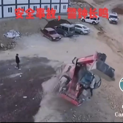 @upquarkmfg on Instagram: "😰 This Forklift Rollover Is a Harsh Reminder—Terrain Matters! Your heart drops watching this… A forklift navigating rough, uneven dirt roads—suddenly, it slams into a hidden pothole.In seconds, the entire machine tips over. The driver can’t escape in time and gets trapped underneath. 🚨 This isn’t just bad luck—it’s a critical safety lesson: Never underestimate rough terrain. Uneven ground + heavy machinery = disaster waiting to happen. Slow down! Speed kills when sur