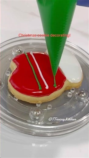 Christmas cookies decorating! #christmas #cookies #christmascookies #easy #shorts #christmasgifts