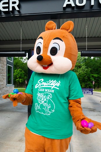 🐣 EASTER SURPRISE AT SMITTY'S 🐣 Starting Good Friday through Easter Sunday, the first 30 customers to purchase a membership will receive an egg stuffed with a CASH prize 💵💥 Will you crack open $1, $5, $10… or maybe even $20?! 👀 Hop on over — these eggs won’t last long! 🐰🚗✨ | Smitty's Car Wash