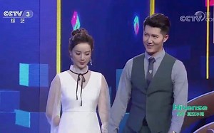 【娱乐/综艺】男模争霸赛，男模选手出场引现场观众欢呼_越战越勇