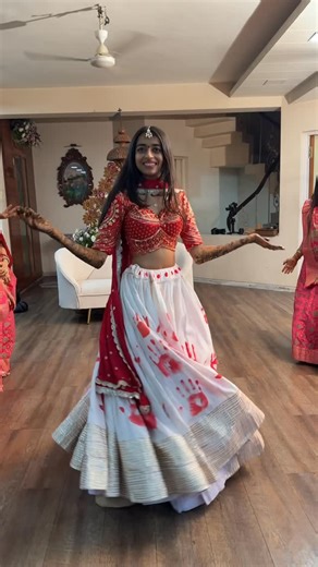 Dutt & Labdhi on Instagram: "The bride serving 10/10 LOOKS! By: @weddingbts__ (Wedding, ritual, twin, matching, explore, explore page, fyppppppp, fit, outfit) #fypppppppppppppppppppppppppppppppppppppppppppppppppppppppppppppppppppppp #bride #bridesquad #mehendi #wedding"