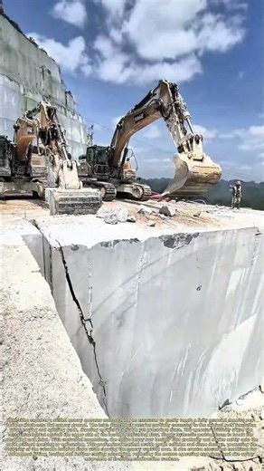 Toppling Raw Boulder Stock: How Excavator Operators Lay Quarry Stone Blocks to Ground