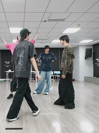 yiming lagi guys 😀 part 2 | #tffamily #chenjunming #chenyiheng