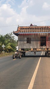 ធ្លាប់តែឃើញតាមហ្វេសបុក ជិះម៉ូតូតាមផ្លូវជួបចៃដន្យ ហើយនេះបានហៅថាផ្ទះចល័តពិតៗ🥴IQអេមម៉ងពូៗ🤭 | SiNet TK