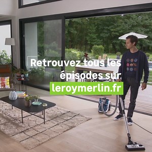 Oublier d'éteindre une lampe avant de partir en vacances ? Ça nous est déjà arrivé à tous... et c’est terminé grâce aux prises intelligentes ! ⬇️ | LEROY MERLIN