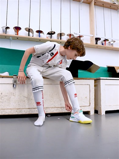 Azza Fencing supports the next generation of fencers 🤺 The 5/4 Rookie is a kid's fencing shoe that delivers comfort, flexibility, and protection. Made for growing feet, from training to competition. www.azzafencing.com #AzzaFencing #Azzafencing #FencingShoes #IndoorShoes #KidsFencingShoes #KidsShoes #ChaussuresDescrimePourEnfants #Escrime #FencingSabre #SabreFencing #FoilFencing #EpeeFencing #YouthFencing #FencingKids #TeamAzza #FencingLife #FencingCommunity #Fechten #Esgrima #Scherma #Фехтован