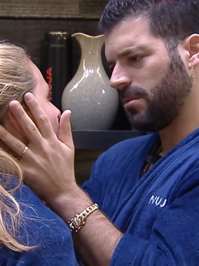 #Adrián sacó su lado más sensible y comprensivo gracias a #Nuja GRAN SEMIFINAL ESTE DOMINGO 🚨 Disponible en #ViX, #Univision, #UniMás y #LasEstrellas ❤️‍🔥