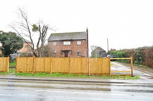Fence rules explained and how high your neighbours are allowed to build