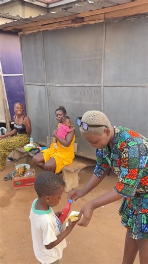 Chefabbys on Instagram: "I found these new kids in my area and of course! I decided to give them a little treat. Anything to make them happy. Would you love to try my Kiddies Ghana Pie Recipe? INGREDIENTS/ MEASUREMENTS 1. 1000g Soft Flour (8CUPS) 2. 500g margarine (2CUPS) 3. 2 teaspoon baking powder 4. 1 teaspoon white pepper 5. 5tbs Milk powder 6. 8 teaspoon Salt 7. 8tbs of Cold water 8. 2tps of turmeric The standard measurement for Ghana pie is 500g of flour : 250g of Margarine ❤️"