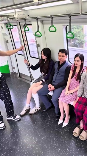 Lovely Song 4K Status for WhatsApp