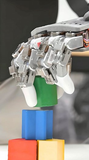P4HBionics® on Instagram: "Prótesis Biónica control por IA (Atom Limbs). El primer modelo de Prótesis Biónica controlada con IA Generativa diseñado por la empresa Atom Limbs ha cambiando la forma en la cual la tecnología interacciona con el usuario. Si ya eres alumno nuestro te invitamos a conocer este proyecto y muchos otros proyectos en tu plataforma. Si te gustaría también aprender a crear soluciones en Tecnología Bionica desde cero te recomendamos los siguientes módulos en tu plataforma. (To