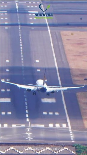 STUNNING View RYANAIR Landing at Madeira Airport