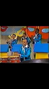 Posted @withregram • @eltumbaodejulio El violinista Alfredo de la Fe, nace en La Habana, Cuba el #Feb06 de 1954. Excelso músico, responsable de adecuar el sonido del violín al género de la salsa y a los ritmos latinos. Ahijado de Celia Cruz, inició su carrera profesional con tan sólo 12 años de edad, de la mano de la leyenda de la charanga José Fajardo’s Orchestra. Es el primer violinista solista en actuar en una orquesta de ritmos afrocaribeños, siendo reconocido como el “Violinista de 