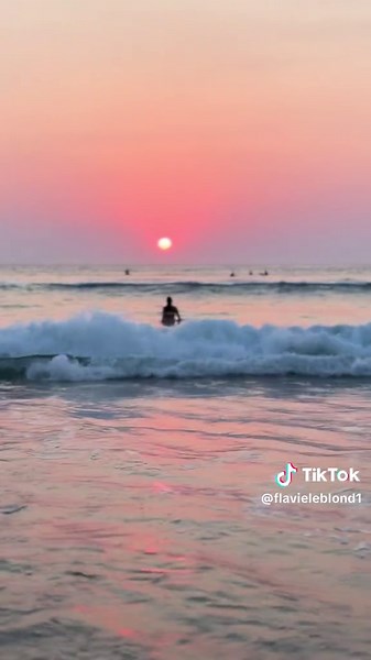 Coucher de Soleil Magique sur l'Océan du Sud-Ouest ✨🌊